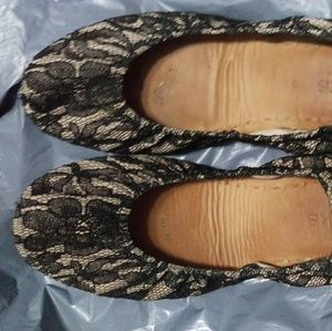 Good used condition nude lace tieks